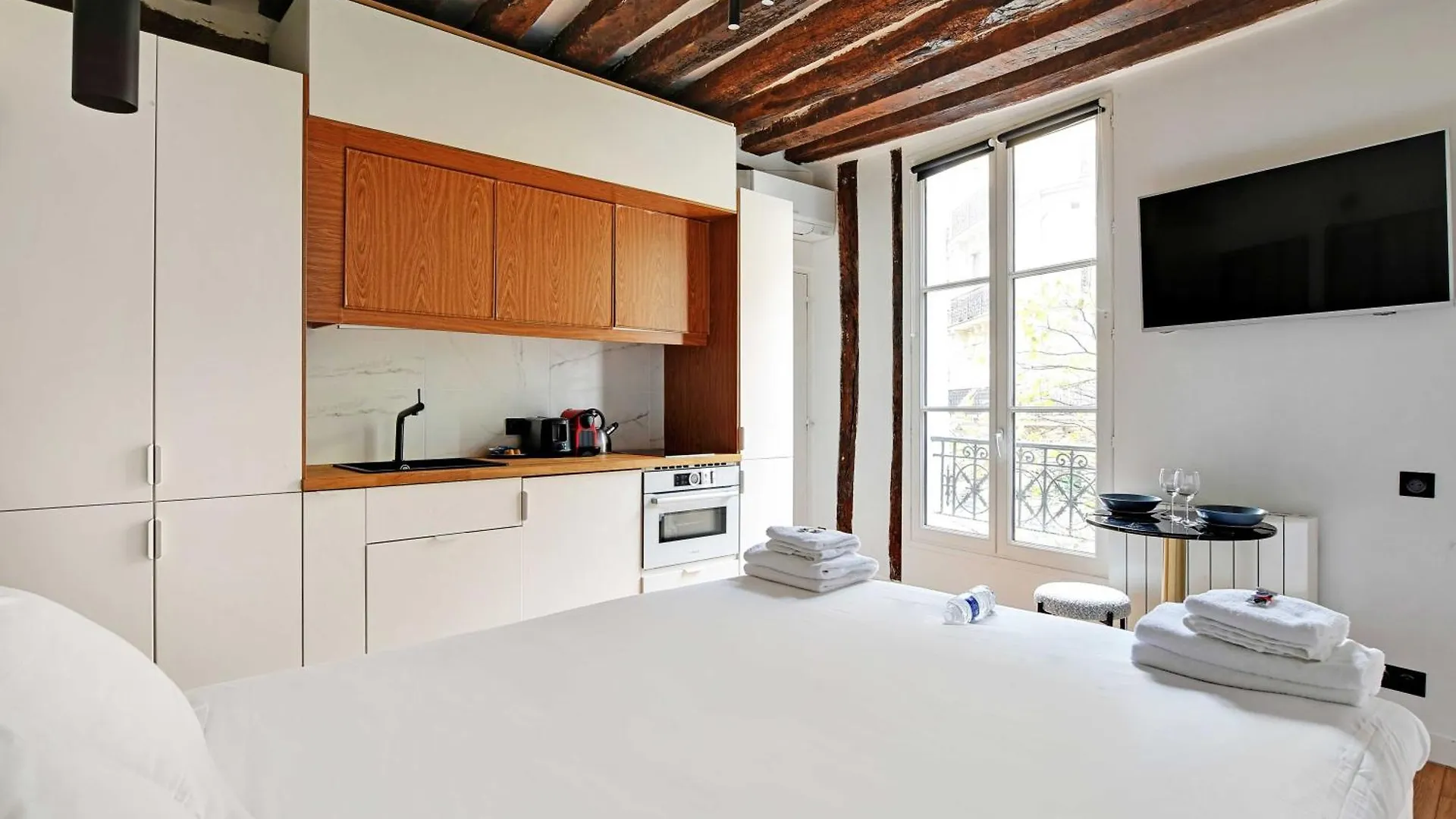 Charming A-c - 2p - Le Marais Apartment *