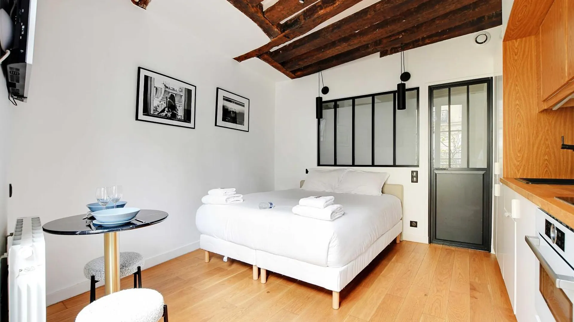 Apartment Charming A-c - 2p - Le Marais Paris